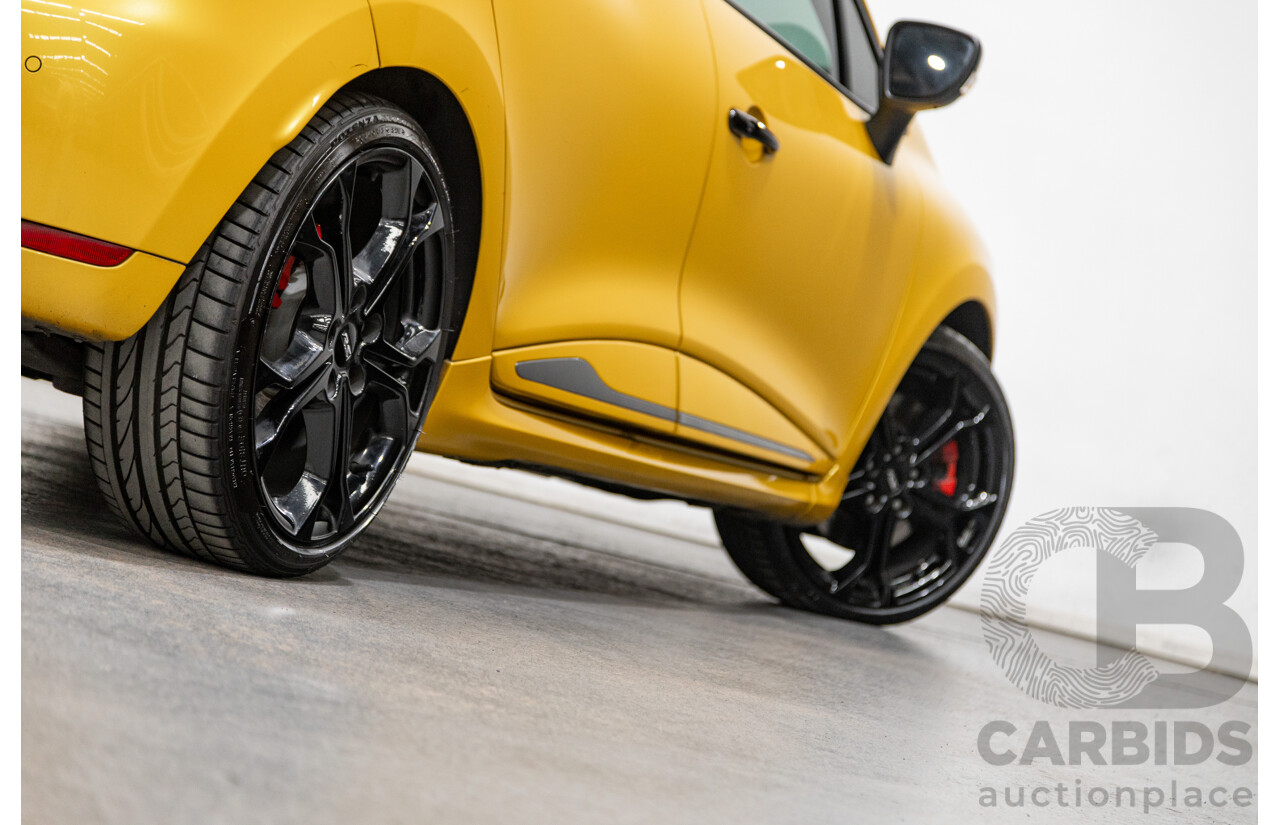 12/2013 Renault Clio RS 200 Sport X98 5d Hatchback Liquid Yellow Metallic Turbo 1.6L