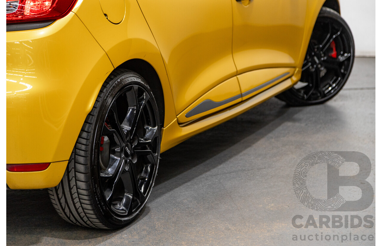 12/2013 Renault Clio RS 200 Sport X98 5d Hatchback Liquid Yellow Metallic Turbo 1.6L