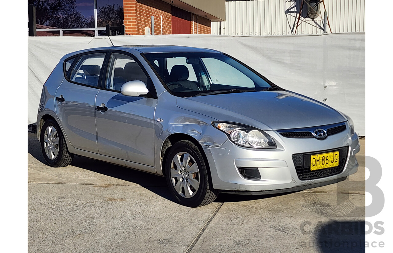 04/2011 Hyundai I30 SX FWD FD MY11 5D Hatchback Silver 1.6L