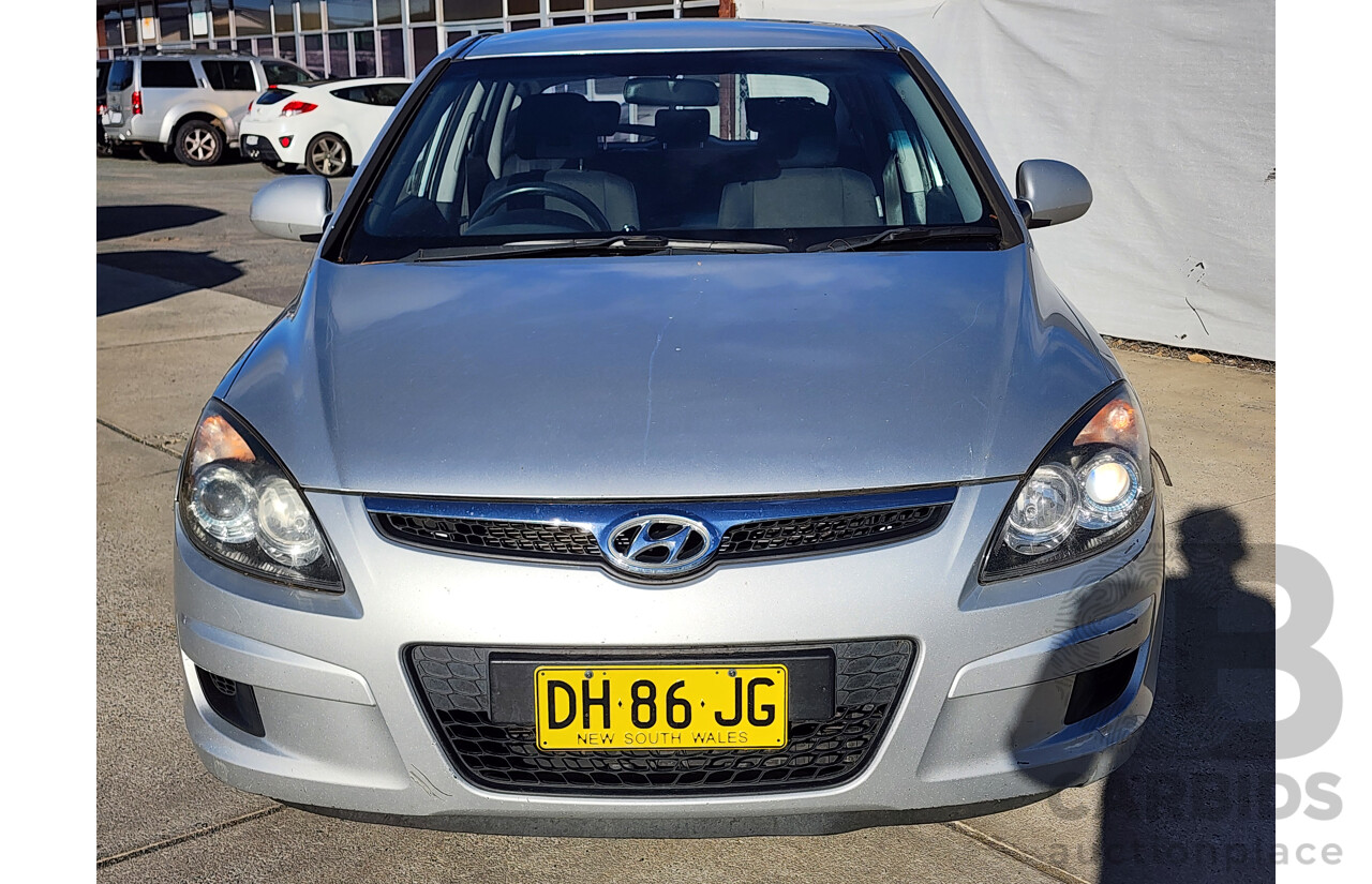 04/2011 Hyundai I30 SX FWD FD MY11 5D Hatchback Silver 1.6L