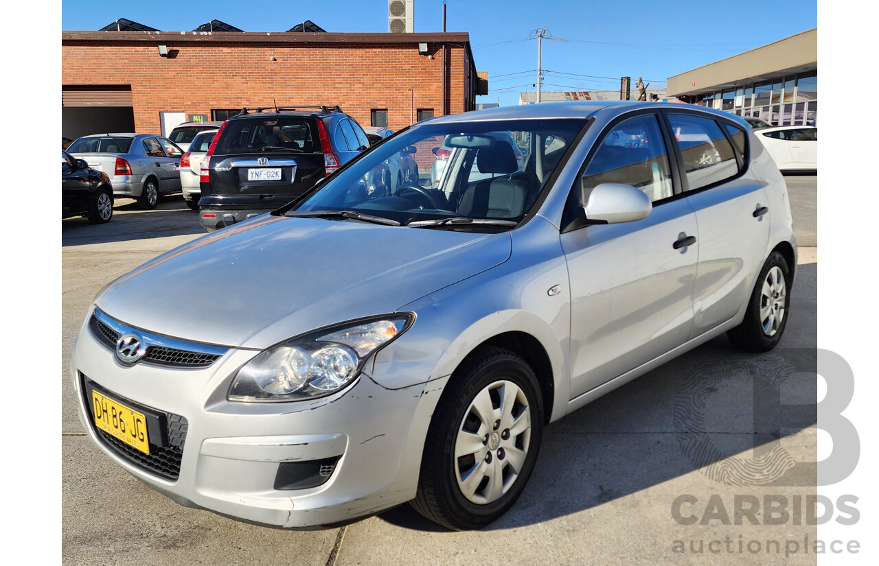 04/2011 Hyundai I30 SX FWD FD MY11 5D Hatchback Silver 1.6L