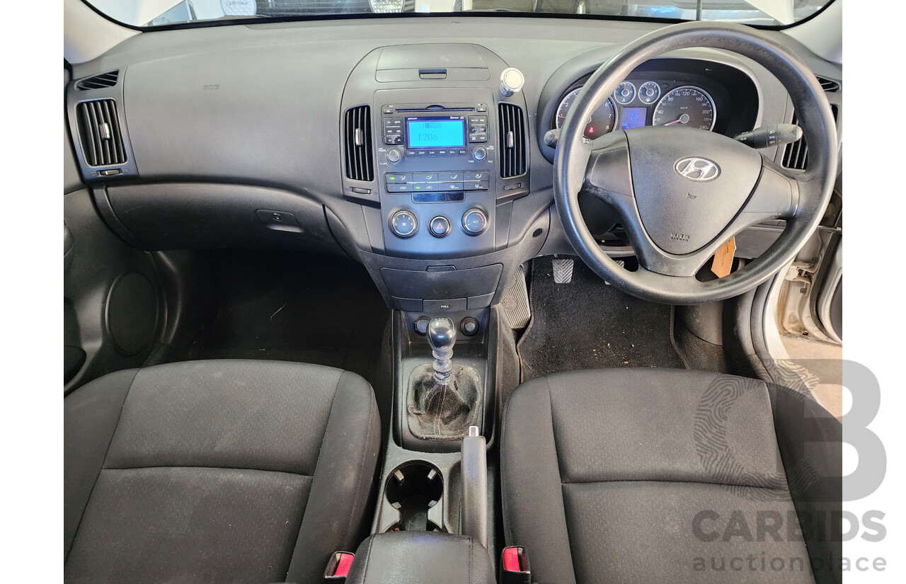 04/2011 Hyundai I30 SX FWD FD MY11 5D Hatchback Silver 1.6L