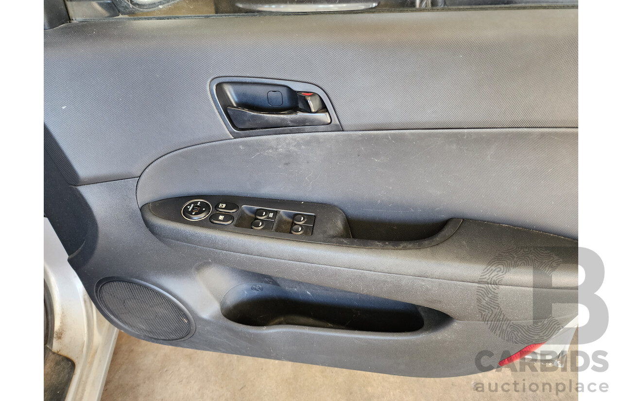 04/2011 Hyundai I30 SX FWD FD MY11 5D Hatchback Silver 1.6L