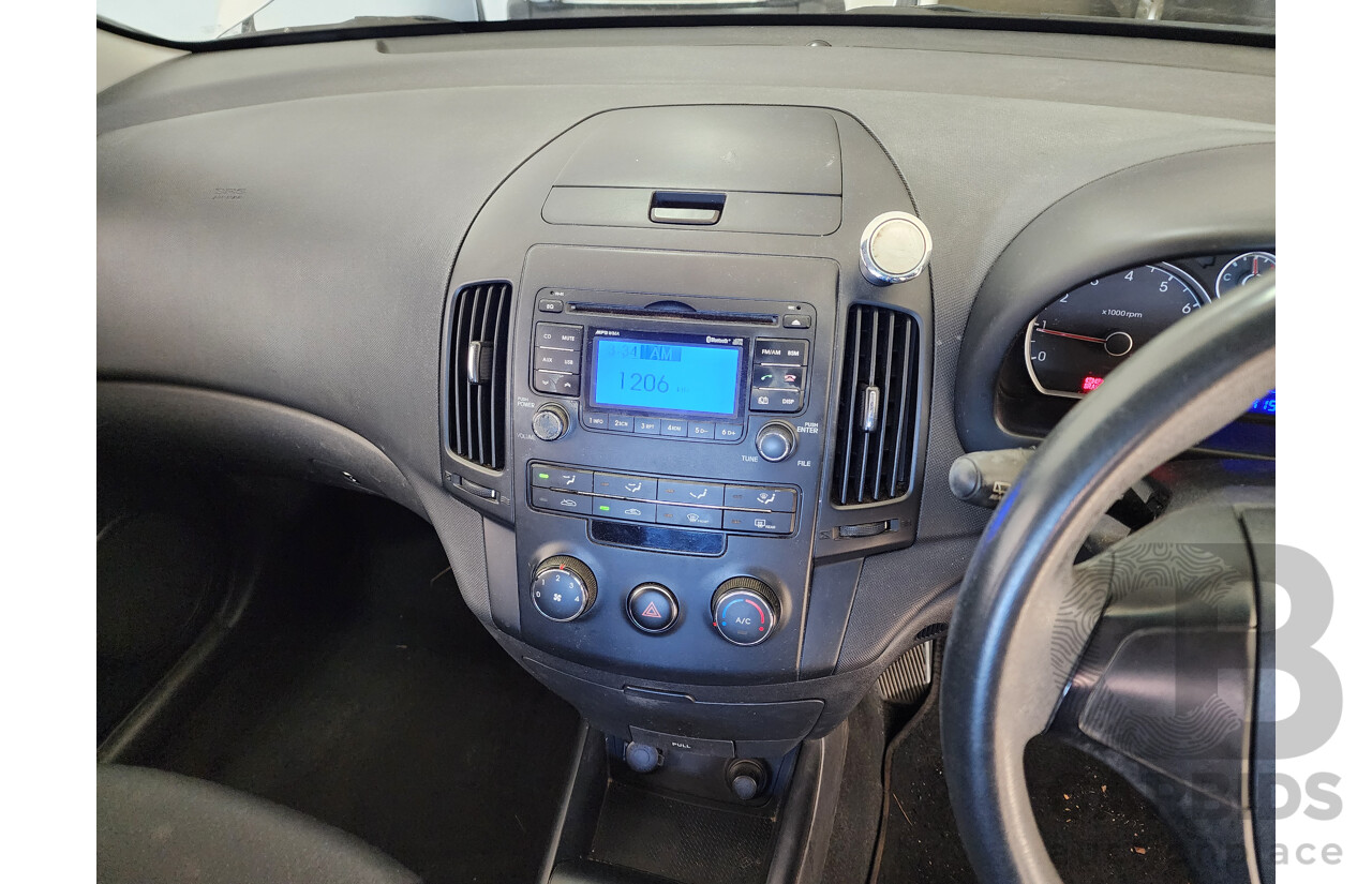 04/2011 Hyundai I30 SX FWD FD MY11 5D Hatchback Silver 1.6L