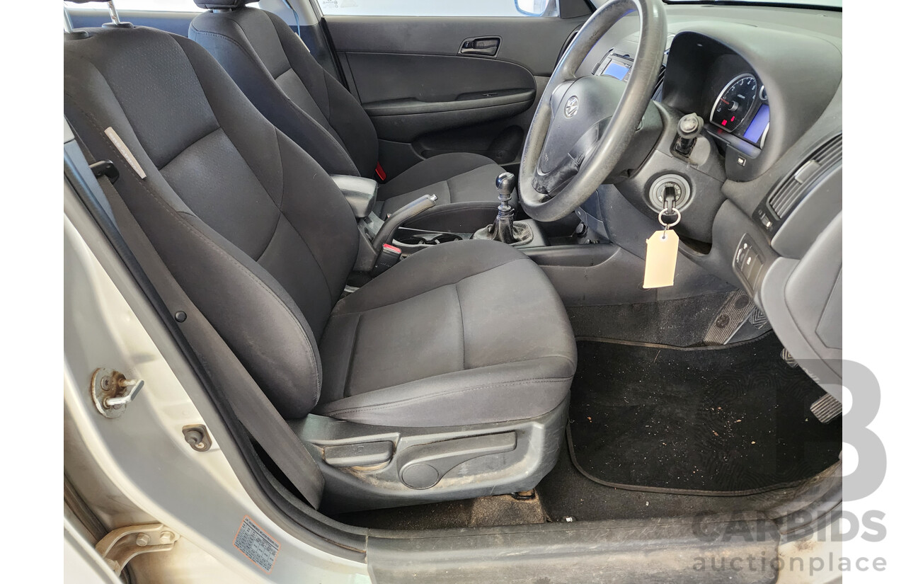 04/2011 Hyundai I30 SX FWD FD MY11 5D Hatchback Silver 1.6L