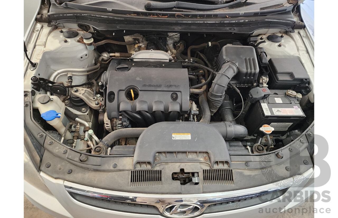 04/2011 Hyundai I30 SX FWD FD MY11 5D Hatchback Silver 1.6L