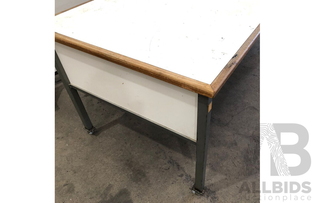 Mobile Workbench/Sorting Table