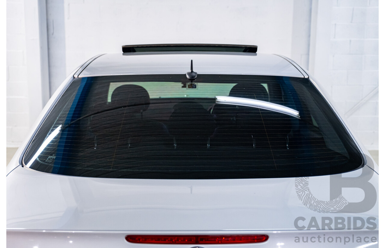 10/2003 Mercedes Benz E320 Elegance 211 4d Sedan Brilliant Silver Metallic V6 3.2L