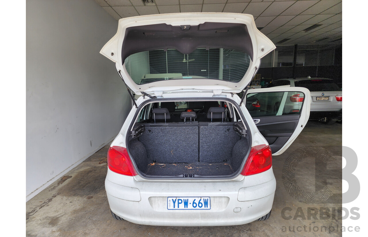 02/2007 Peugeot 307 XS HDi 1.6 FWD MY06 UPGRADE 5D Hatchback White 1.6L