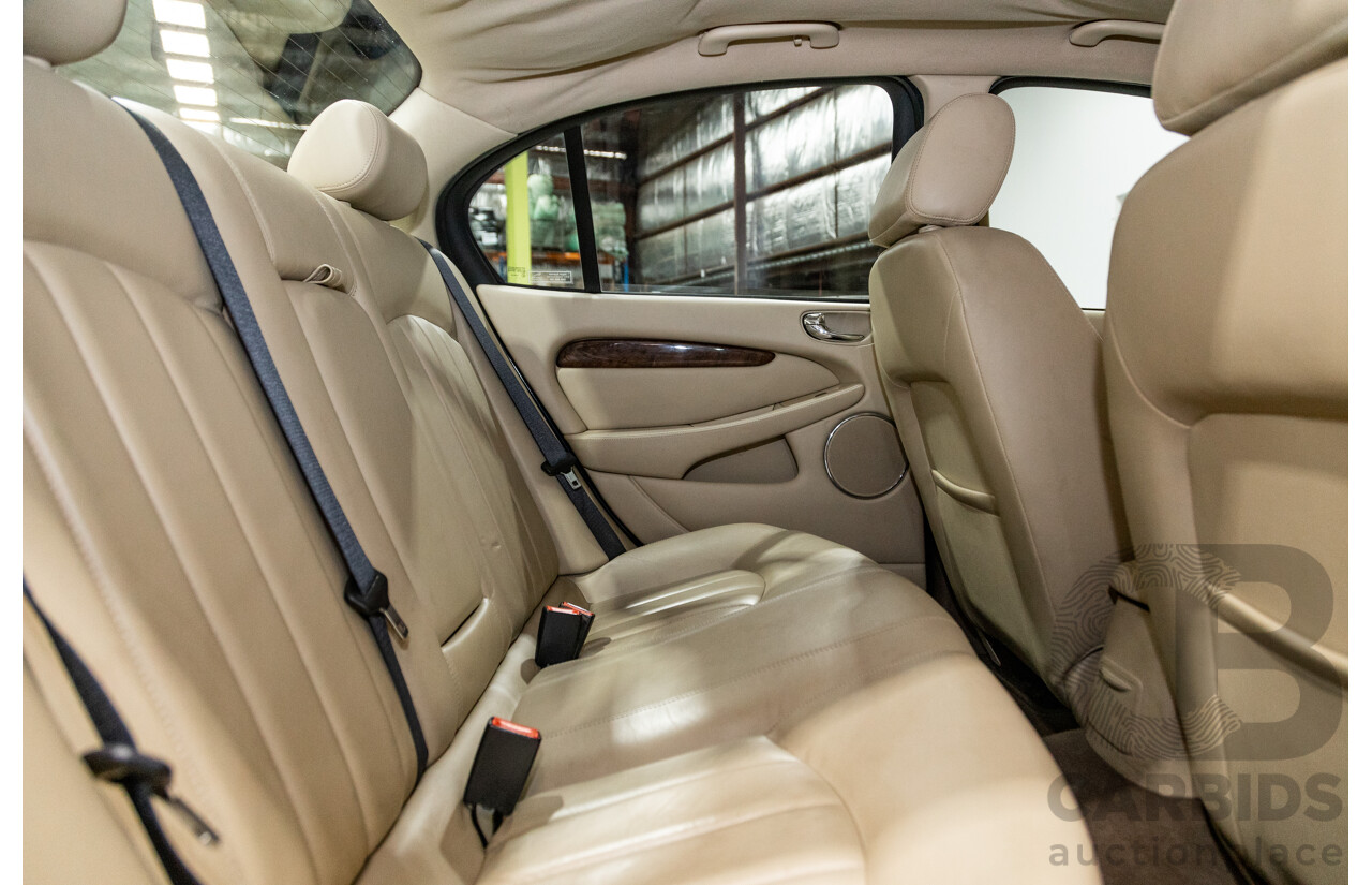 10/2006 Jaguar X Type 2.1 V6 LE MY06 4d Sedan Indigo Blue Metallic V6 2.1L