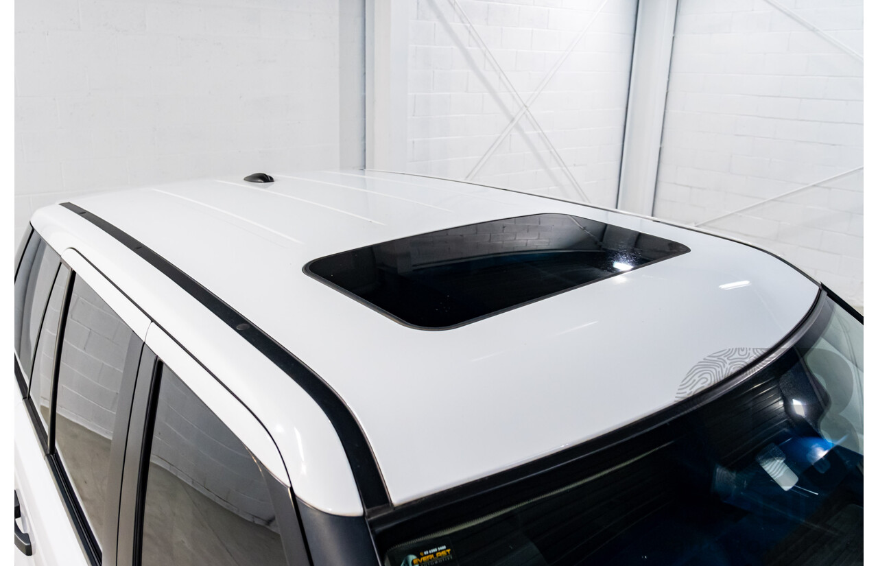 4/2011 Range Rover Range Rover Sport 3.0 TDV6 (4x4) MY11 4d Wagon Fuji White Turbo Diesel V6 3.0L