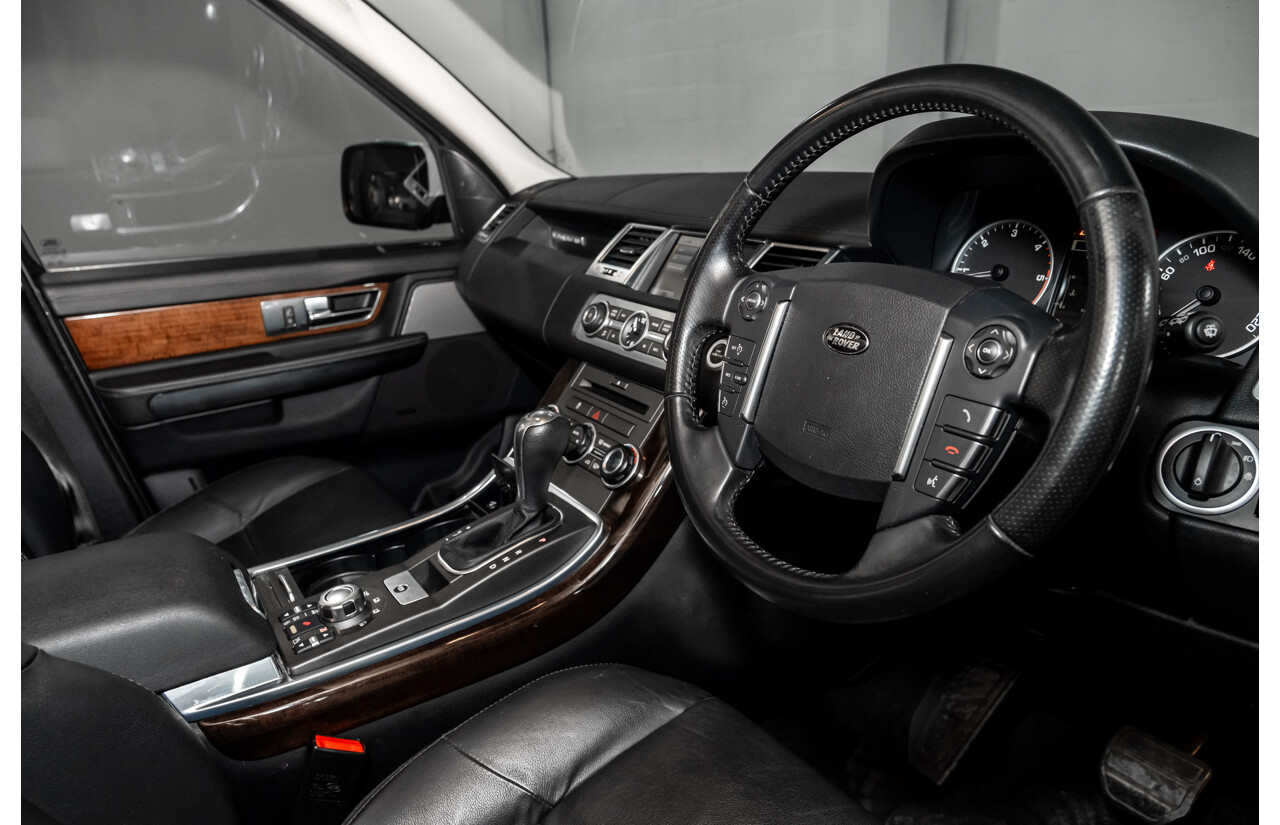 4/2011 Range Rover Range Rover Sport 3.0 TDV6 (4x4) MY11 4d Wagon Fuji White Turbo Diesel V6 3.0L