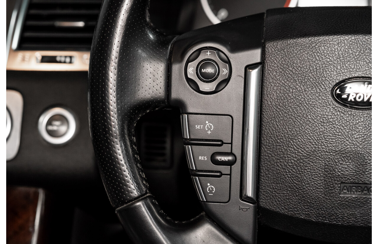 4/2011 Range Rover Range Rover Sport 3.0 TDV6 (4x4) MY11 4d Wagon Fuji White Turbo Diesel V6 3.0L