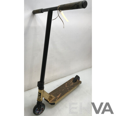 Crest Custom Golden Scooter