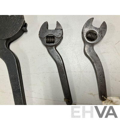 Twelve Vintage Adjustable Spanners, Crank Arm, Twist Handle Including Glading and Lhrem's