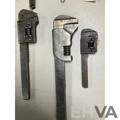 Twelve Vintage Adjustable Spanners, Crank Arm, Twist Handle Including Glading and Lhrem's