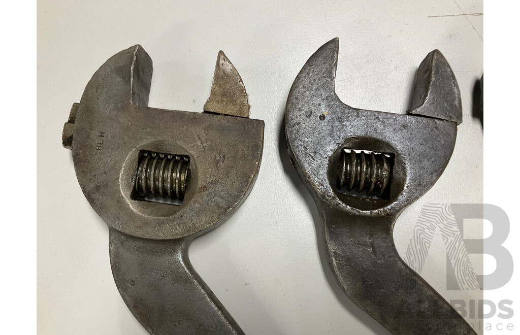 Five Vintage Crank Arm Adjustable Spanners Including Dowidat