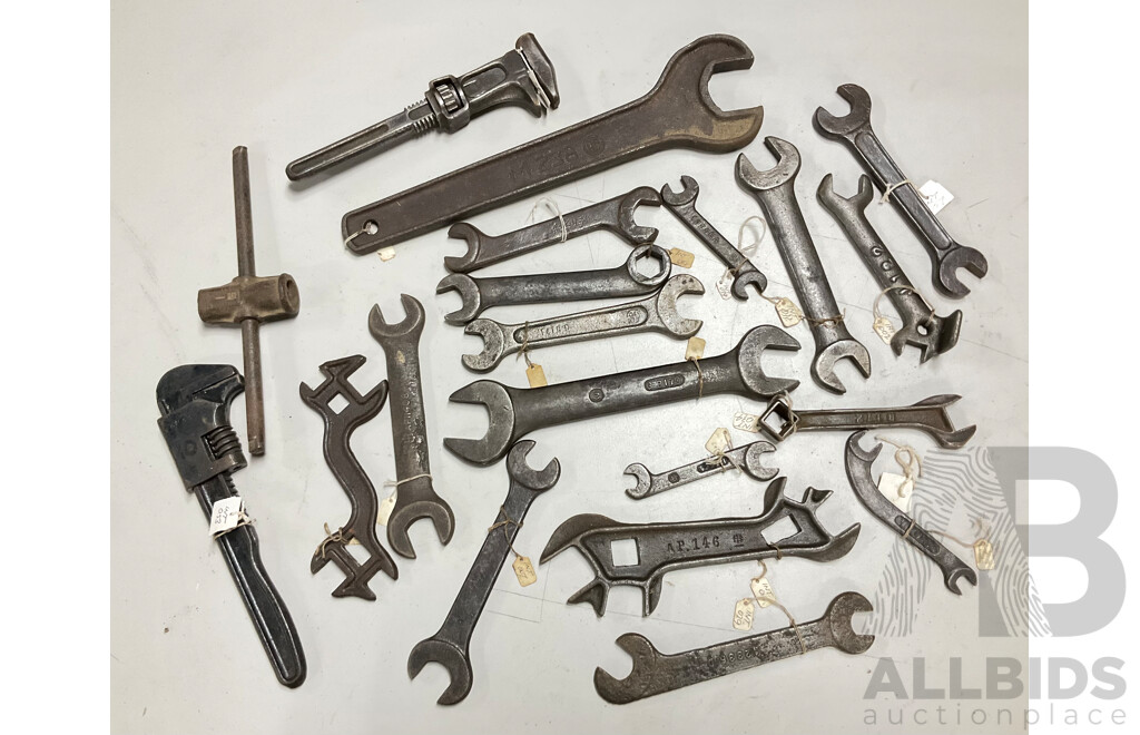 Collection of Vintage International Harvester Co Spanners Including Adjustable, Open End and Multi