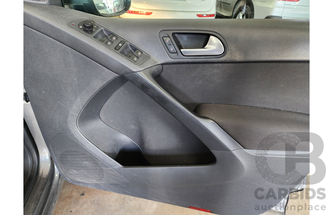 03/2012 Volkswagen Tiguan 132 TSI (4x4) AWD 5NC MY12 4D Wagon Grey 2.0L