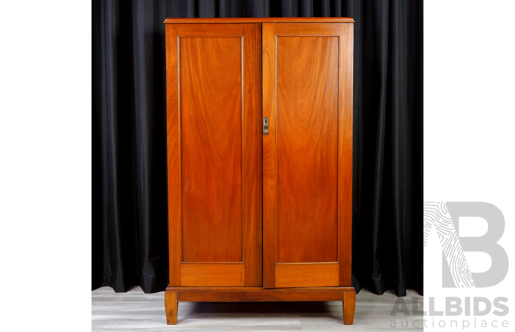 Reproduction Mahogany Gents Robe - Lot 1556613 | ALLBIDS