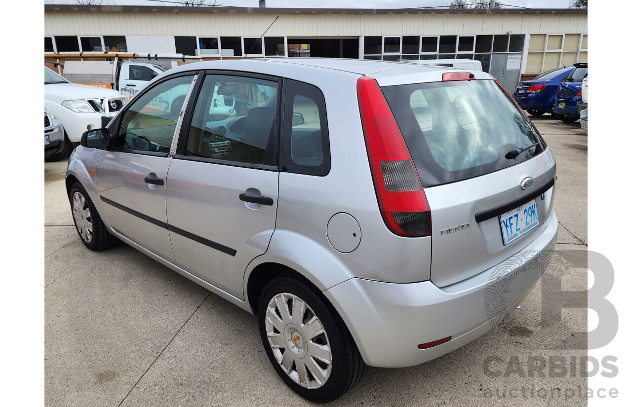 2/2005 Ford Fiesta LX WP 5d Hatchback Silver Or Chrome 1.6L