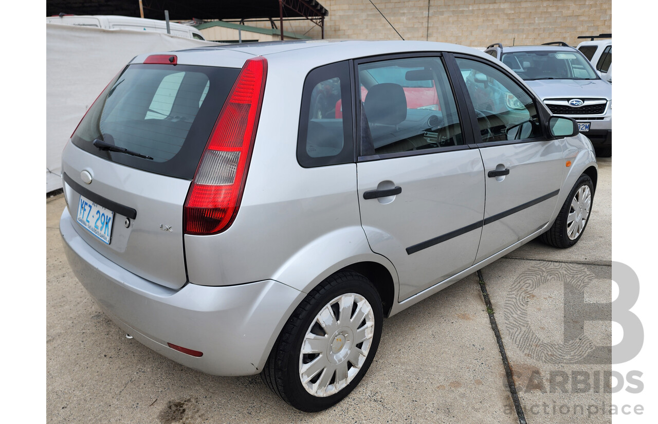 2/2005 Ford Fiesta LX WP 5d Hatchback Silver Or Chrome 1.6L