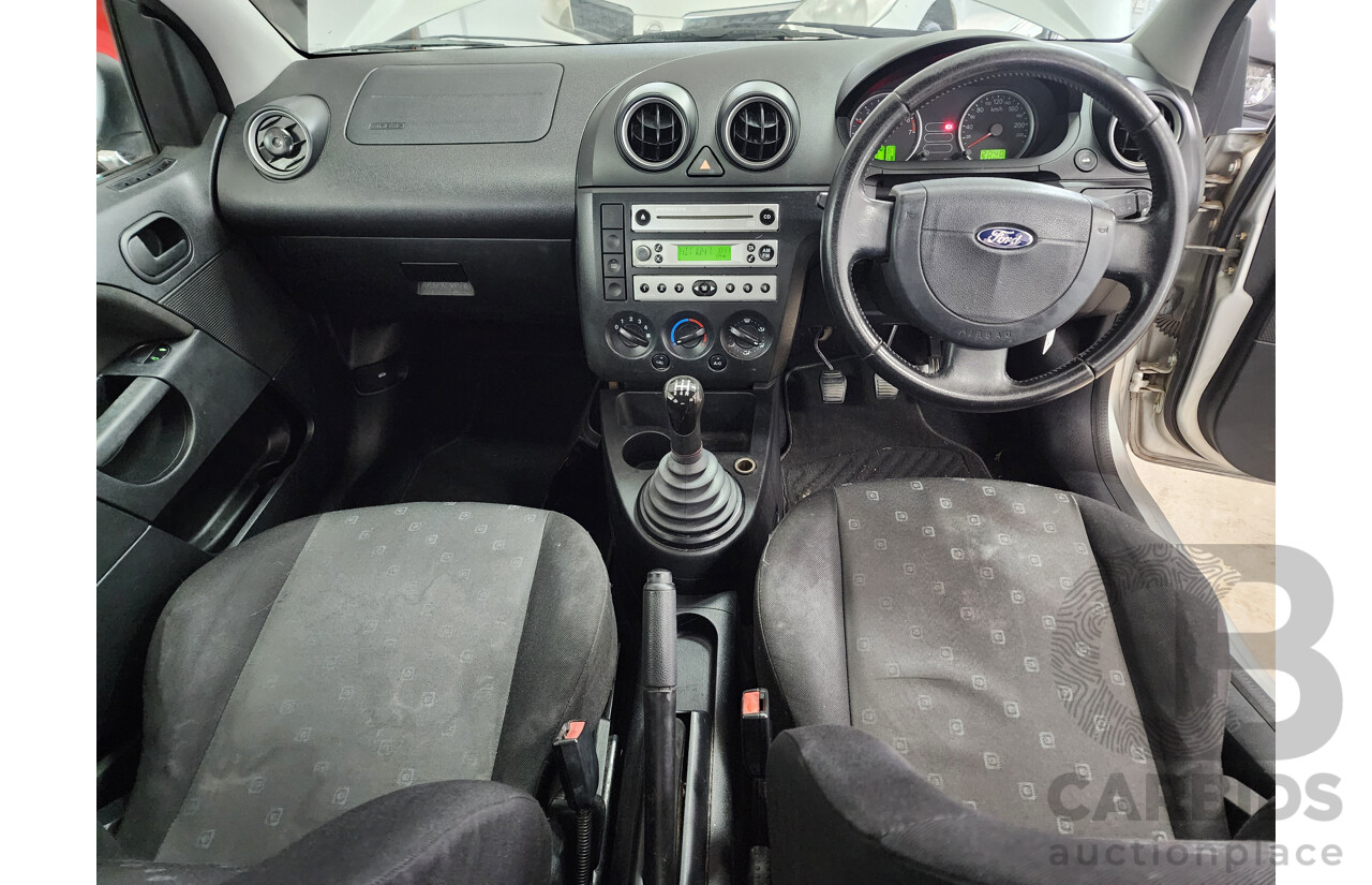 2/2005 Ford Fiesta LX WP 5d Hatchback Silver Or Chrome 1.6L