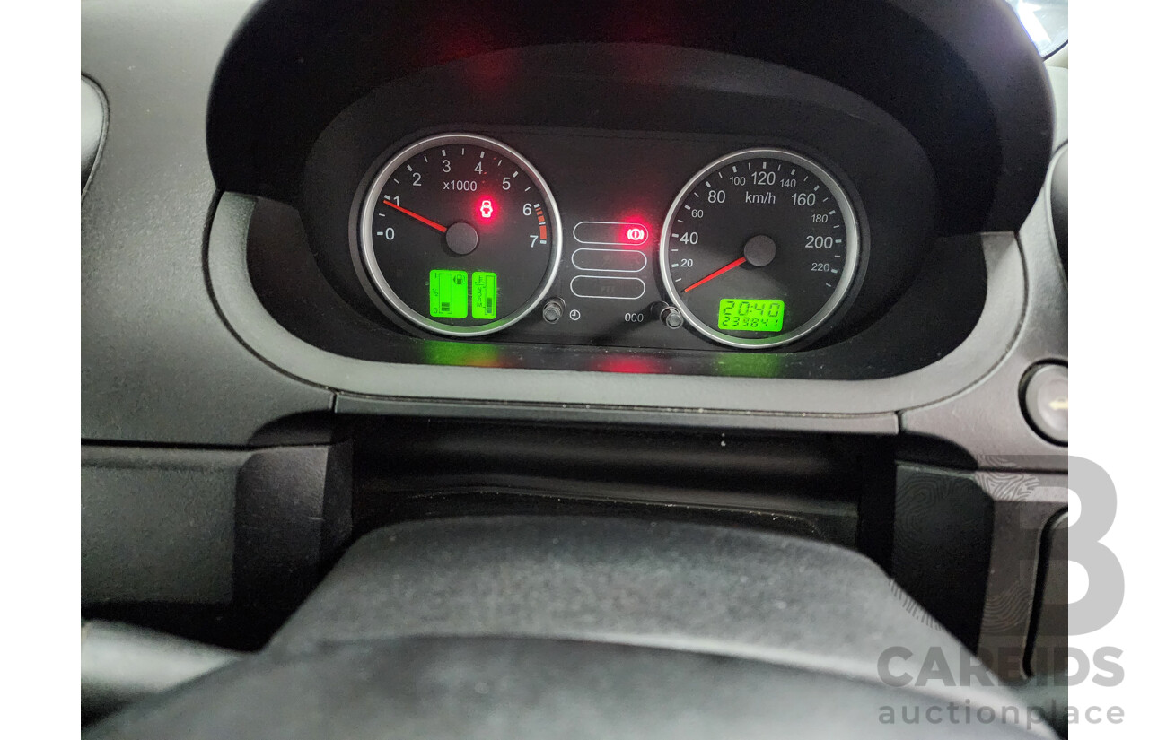 2/2005 Ford Fiesta LX WP 5d Hatchback Silver Or Chrome 1.6L