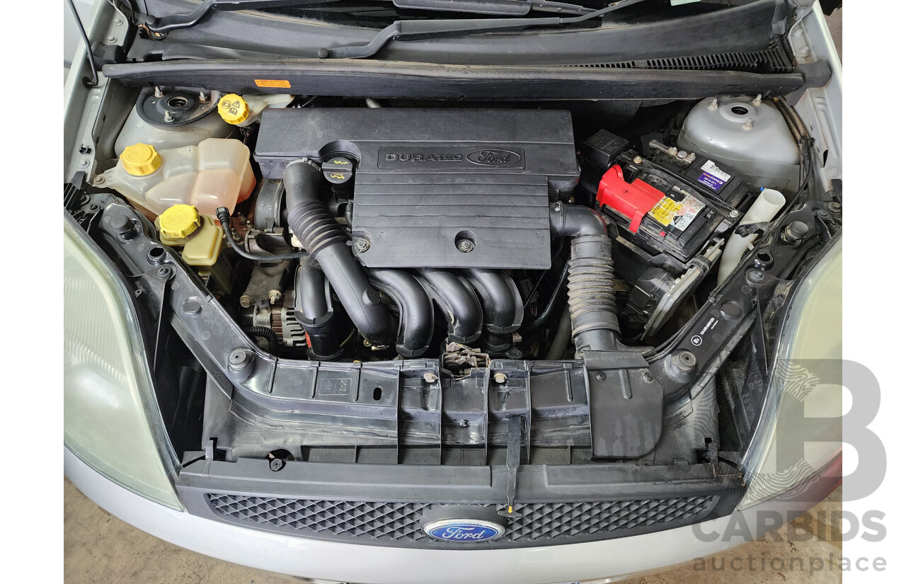 2/2005 Ford Fiesta LX WP 5d Hatchback Silver Or Chrome 1.6L