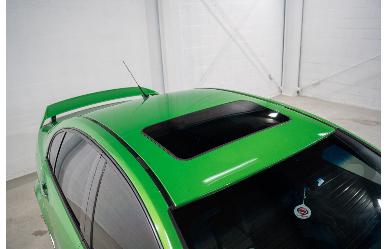 6/2008 Holden Commodore SS-V 60th Anniversary VE MY9.5 4d Sedan Atomic Green Metallic V8 6.0L