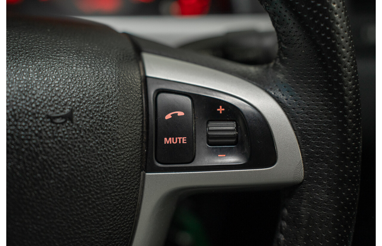 6/2008 Holden Commodore SS-V 60th Anniversary VE MY9.5 4d Sedan Atomic Green Metallic V8 6.0L