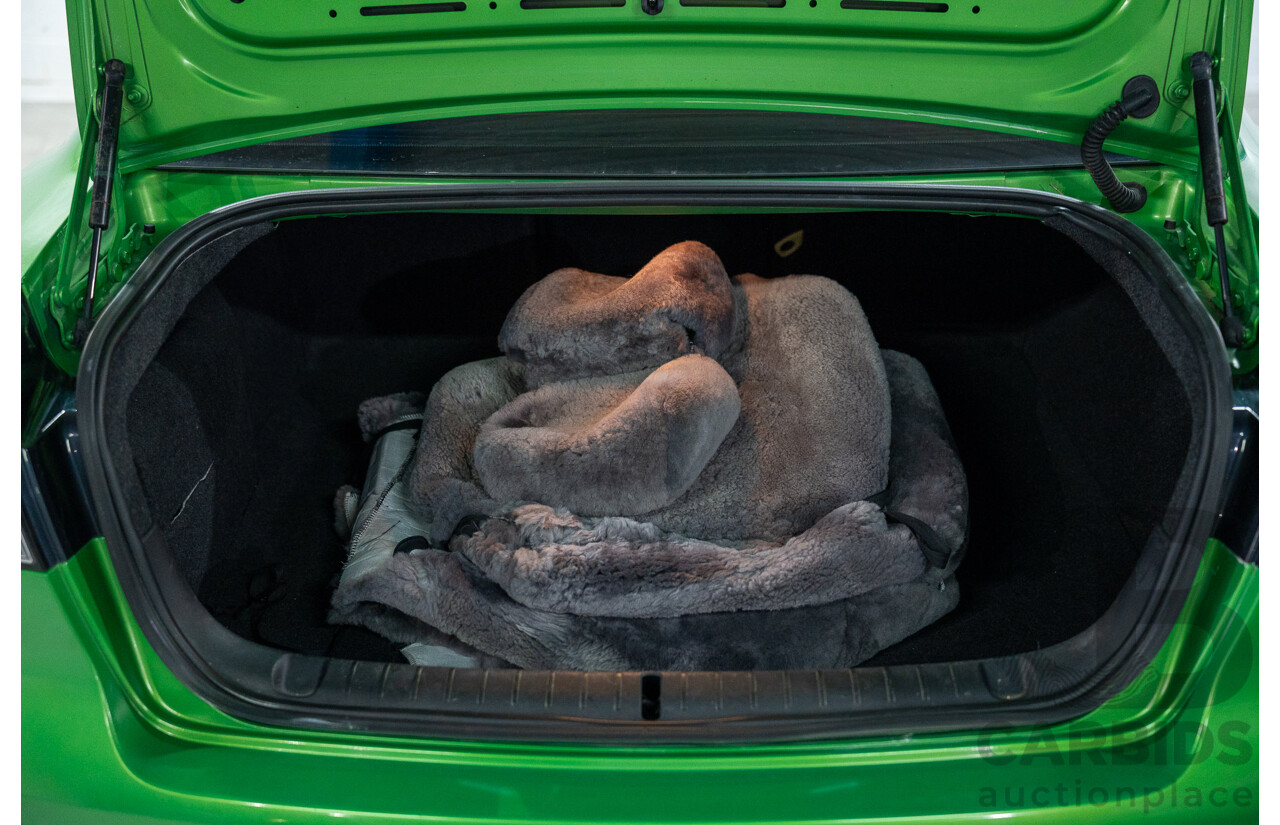 6/2008 Holden Commodore SS-V 60th Anniversary VE MY9.5 4d Sedan Atomic Green Metallic V8 6.0L