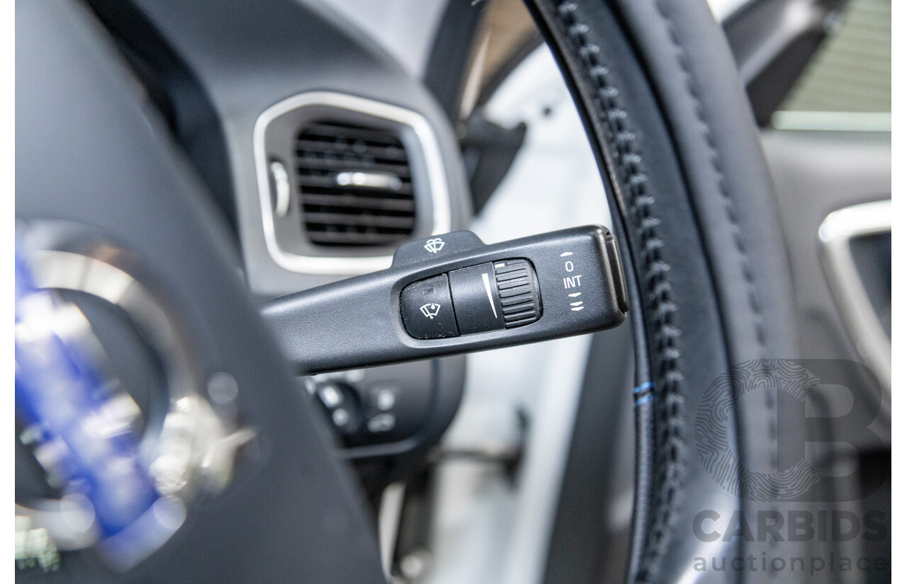 1/2013 Volvo S60 T5 R-Design F MY13 4d Sedan Ice White Turbo 2.0L