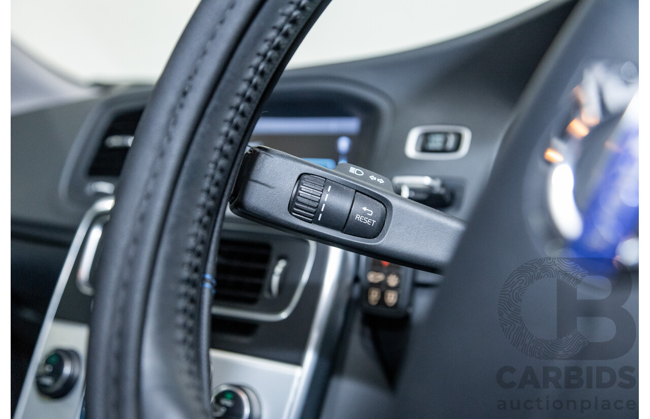 1/2013 Volvo S60 T5 R-Design F MY13 4d Sedan Ice White Turbo 2.0L