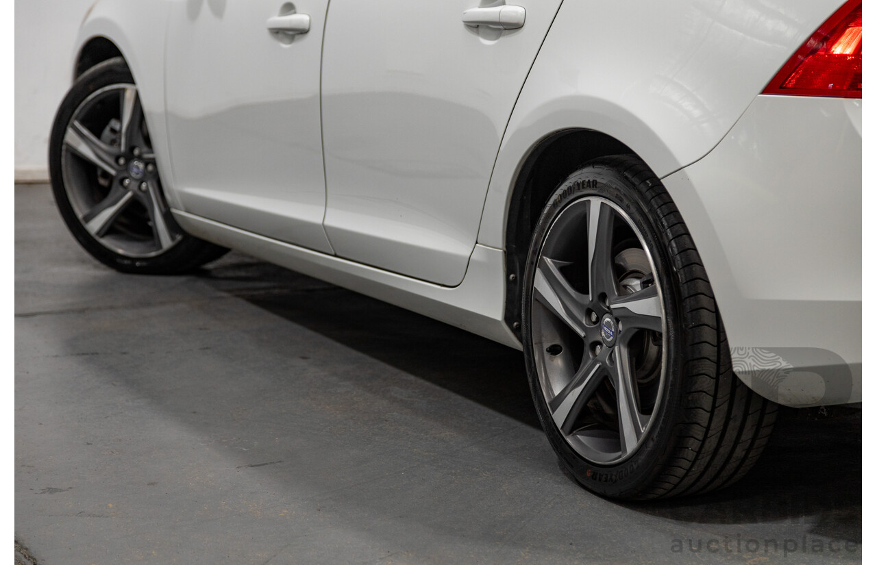 1/2013 Volvo S60 T5 R-Design F MY13 4d Sedan Ice White Turbo 2.0L