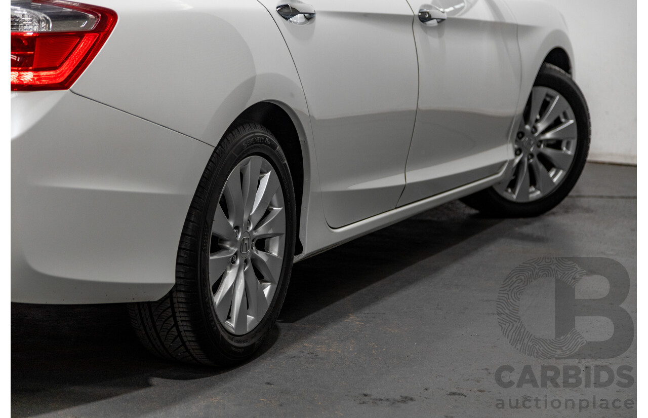 10/2013 Honda Accord VTi-S 4d Sedan Pearl White Orchid 2.4L