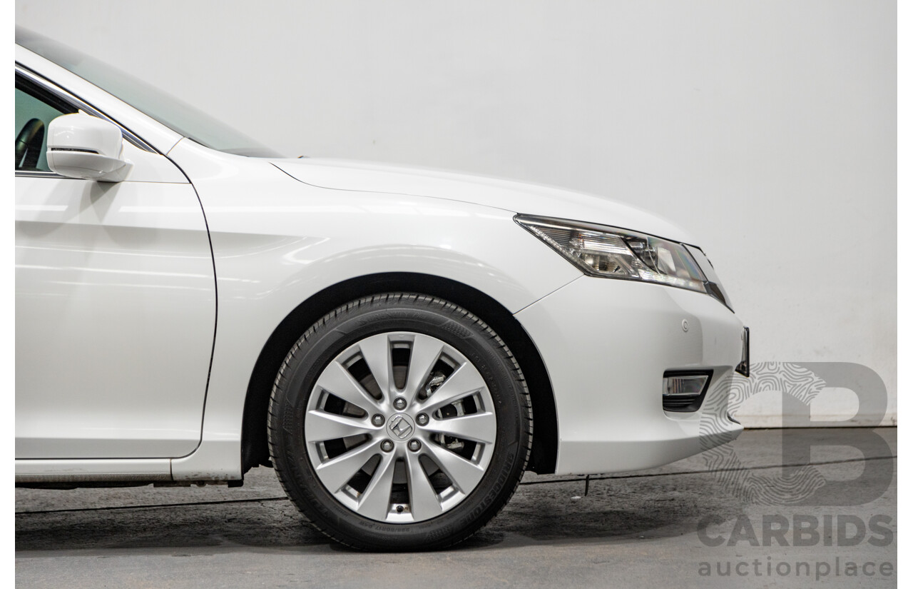 10/2013 Honda Accord VTi-S 4d Sedan Pearl White Orchid 2.4L