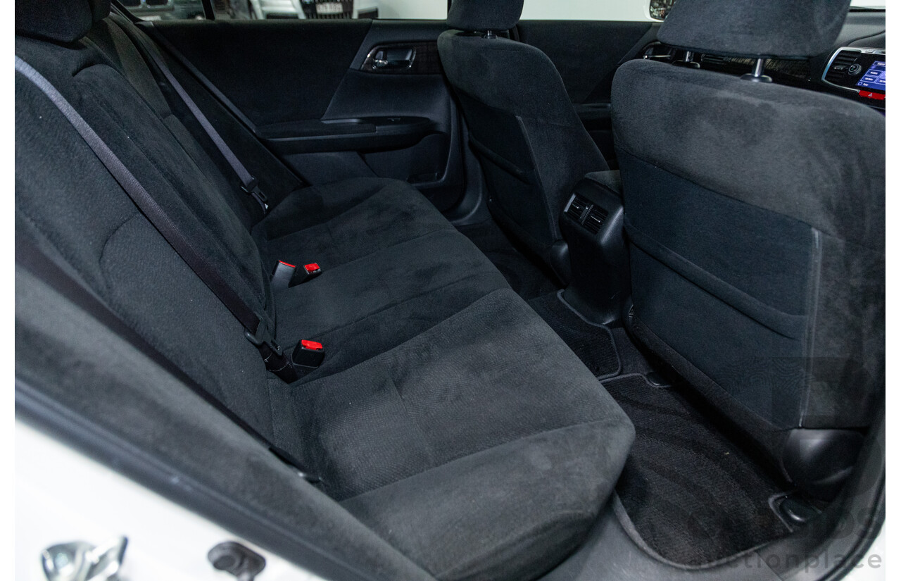 10/2013 Honda Accord VTi-S 4d Sedan Pearl White Orchid 2.4L