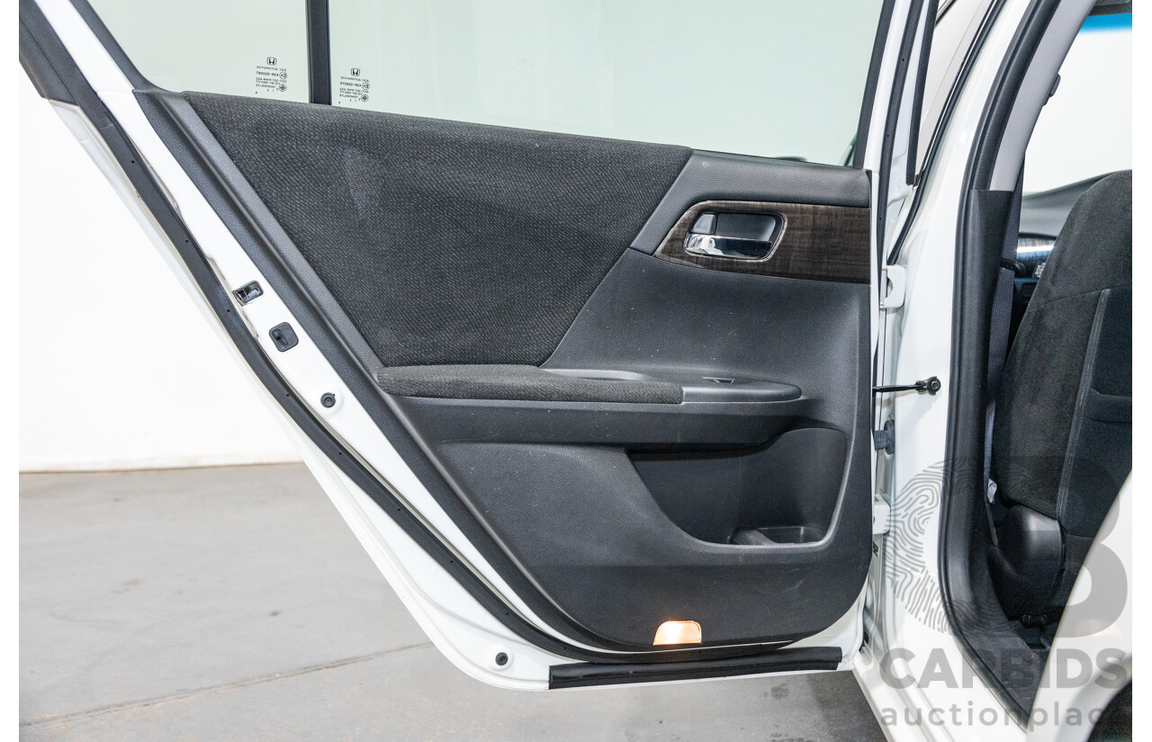 10/2013 Honda Accord VTi-S 4d Sedan Pearl White Orchid 2.4L