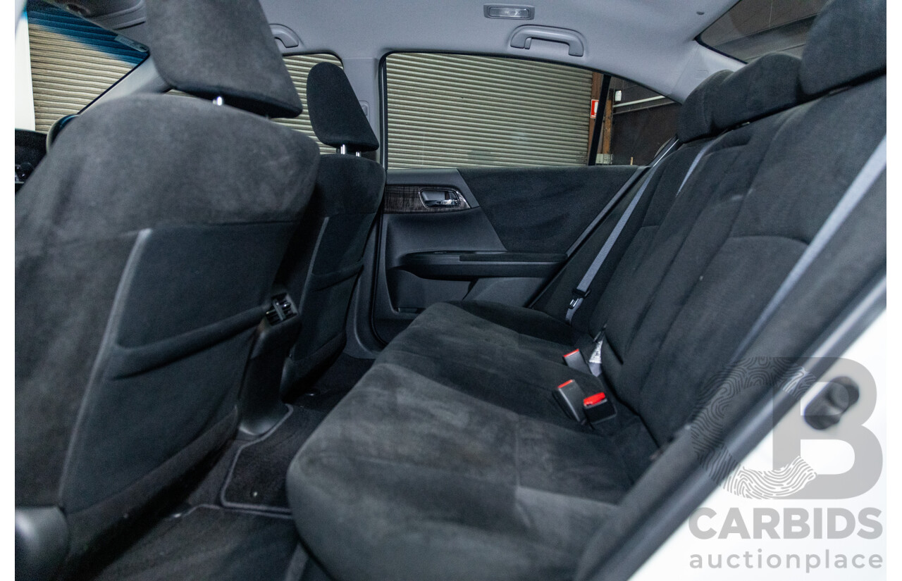 10/2013 Honda Accord VTi-S 4d Sedan Pearl White Orchid 2.4L