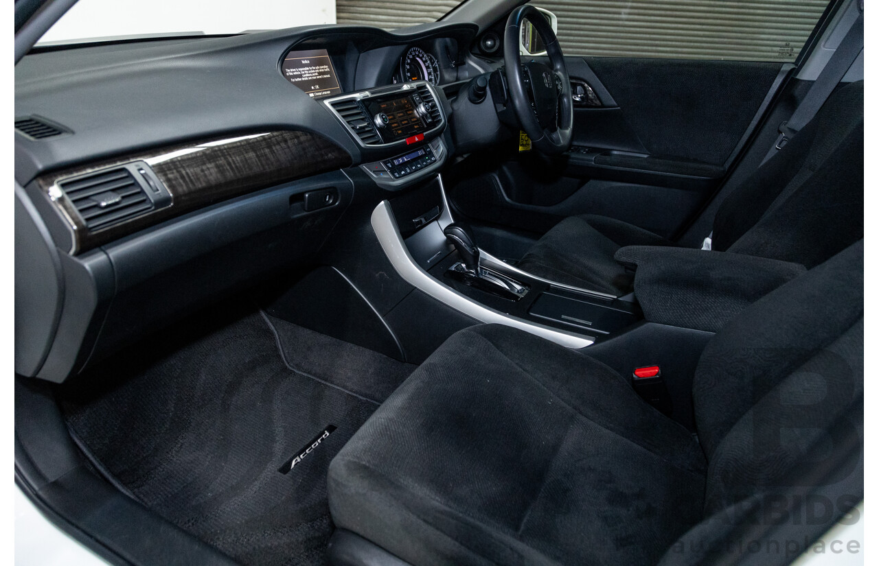 10/2013 Honda Accord VTi-S 4d Sedan Pearl White Orchid 2.4L