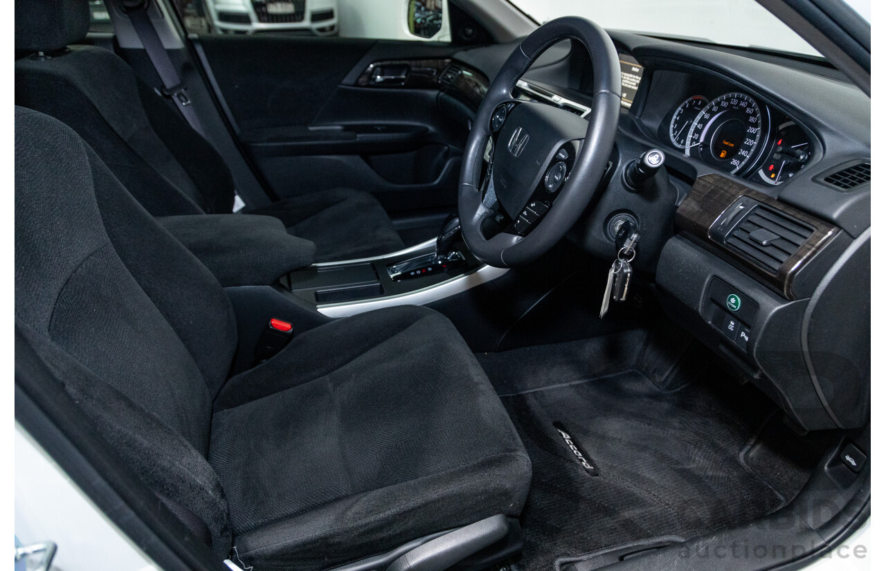 10/2013 Honda Accord VTi-S 4d Sedan Pearl White Orchid 2.4L