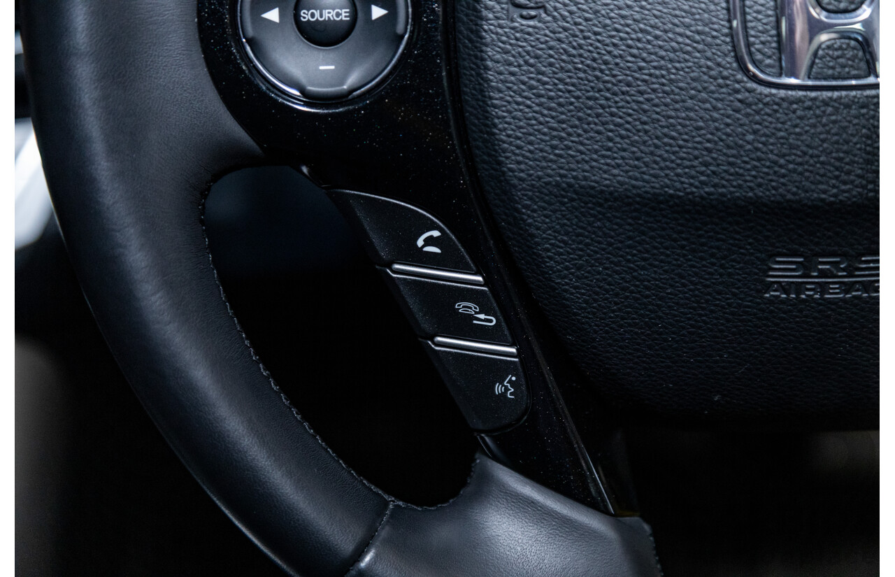 10/2013 Honda Accord VTi-S 4d Sedan Pearl White Orchid 2.4L