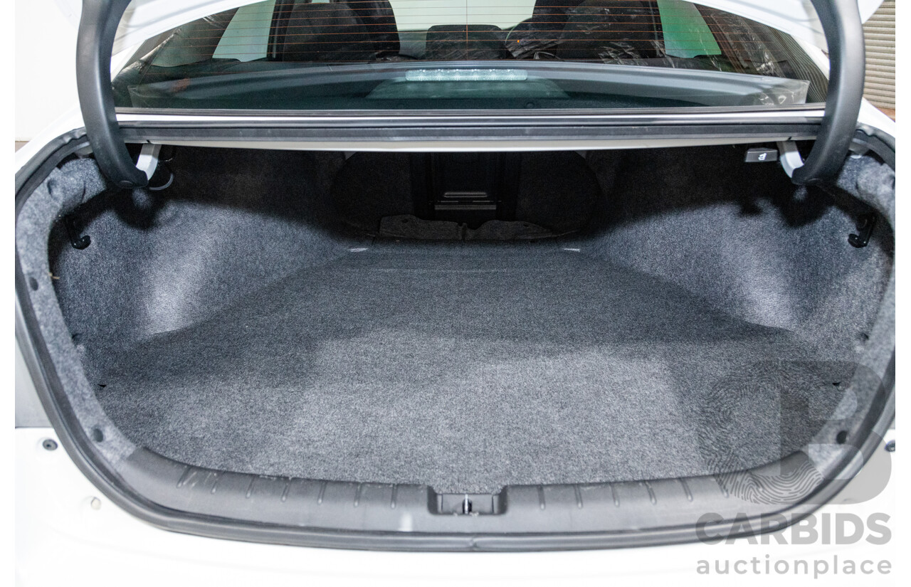 10/2013 Honda Accord VTi-S 4d Sedan Pearl White Orchid 2.4L