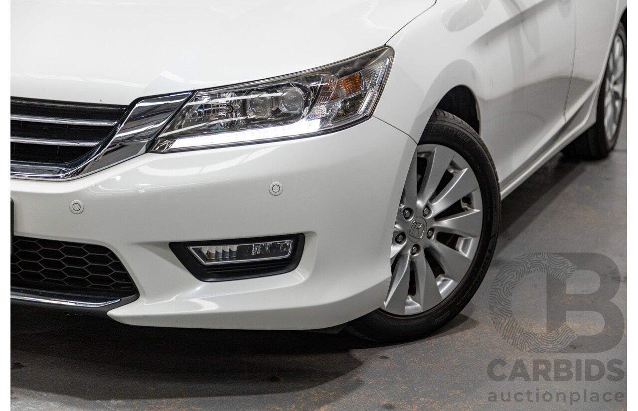 10/2013 Honda Accord VTi-S 4d Sedan Pearl White Orchid 2.4L