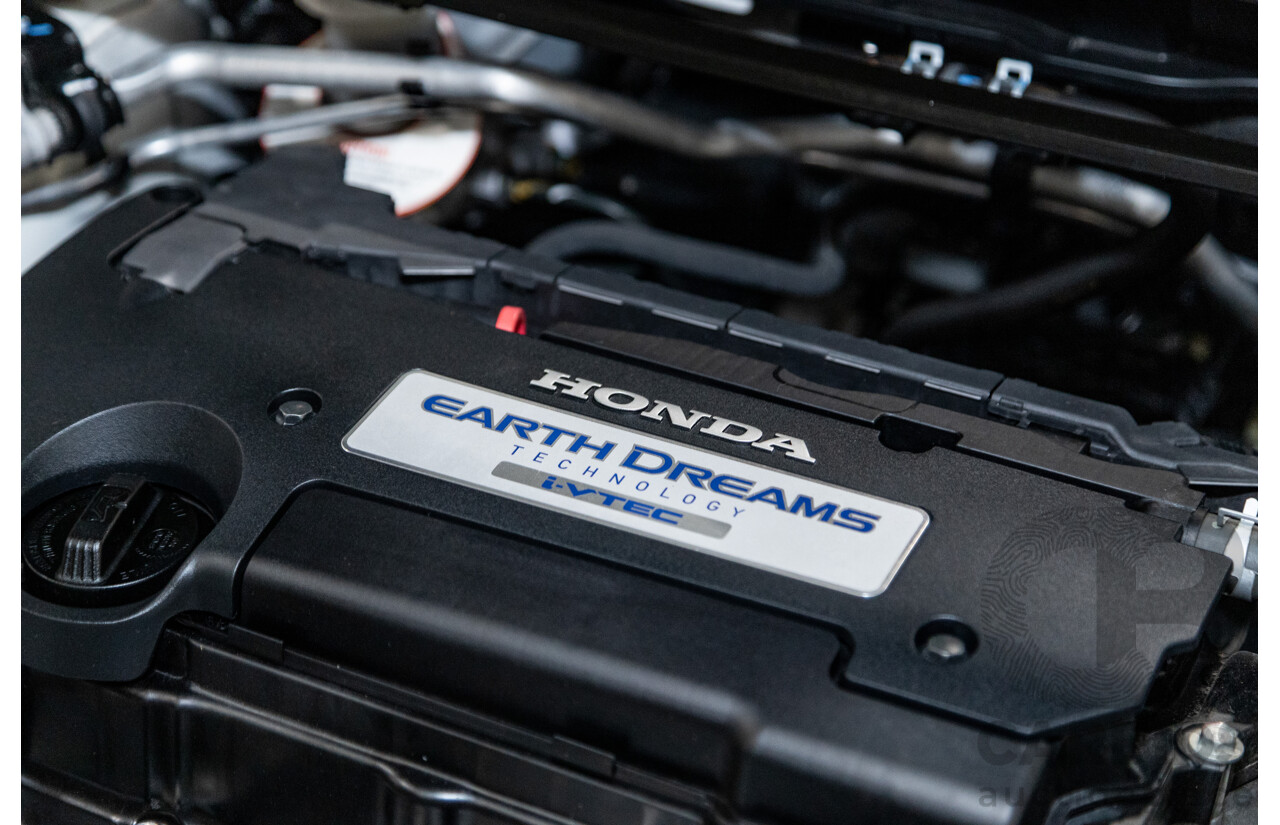 10/2013 Honda Accord VTi-S 4d Sedan Pearl White Orchid 2.4L