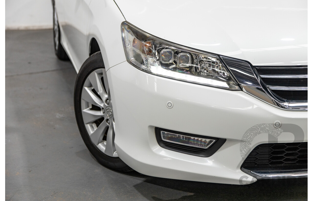 10/2013 Honda Accord VTi-S 4d Sedan Pearl White Orchid 2.4L