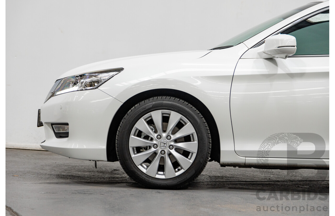 10/2013 Honda Accord VTi-S 4d Sedan Pearl White Orchid 2.4L