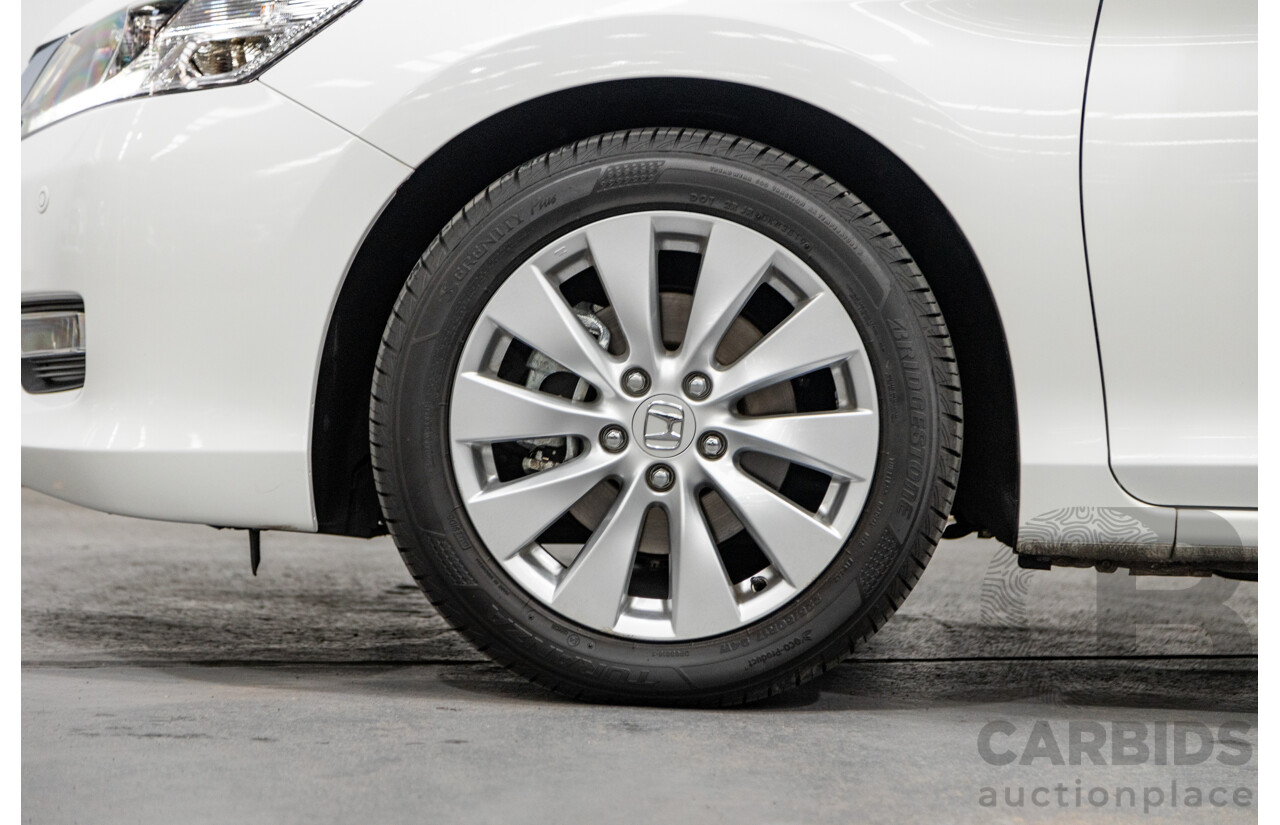 10/2013 Honda Accord VTi-S 4d Sedan Pearl White Orchid 2.4L