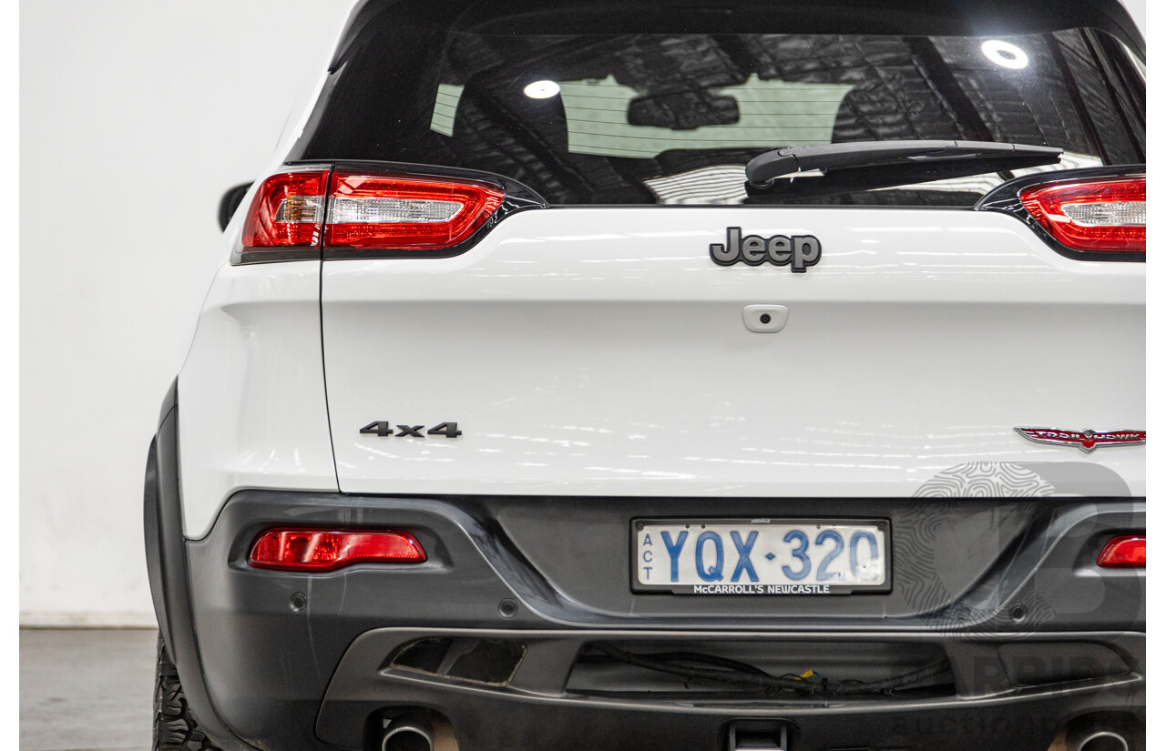 07/2015 Jeep Cherokee Trailhawk (4x4) KL MY15 4d Wagon Bright White V6 3.2L